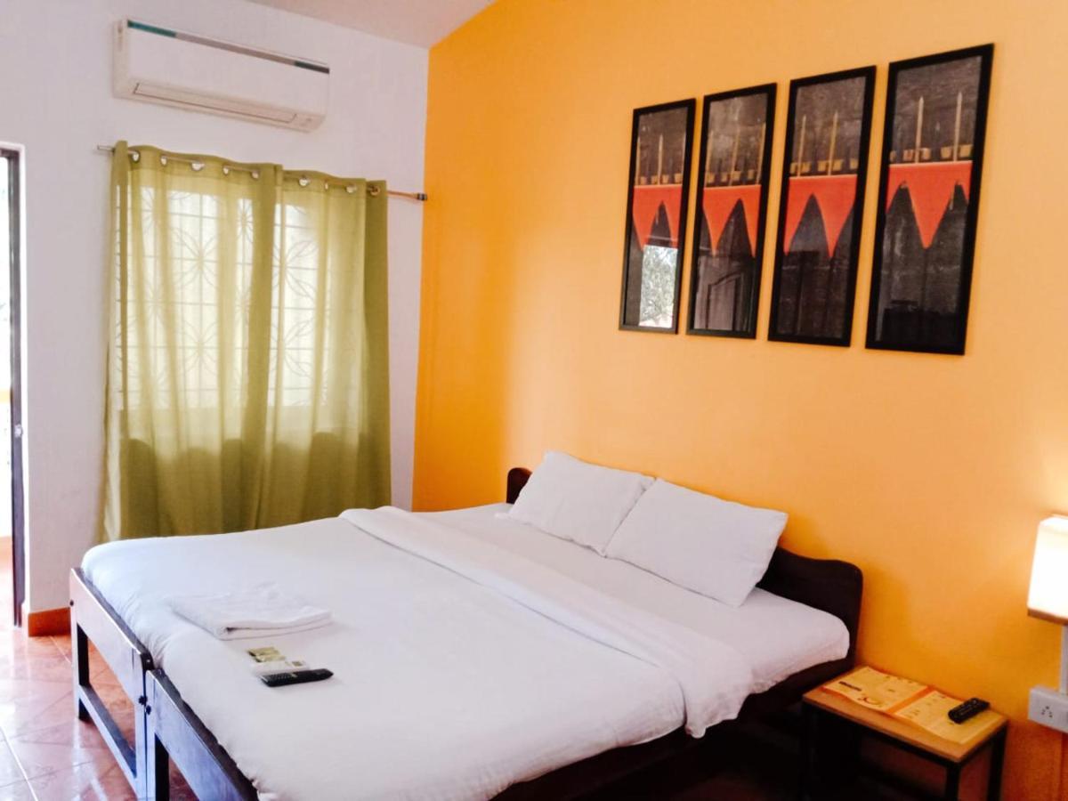 Baga Beach Paradise Hotell Exteriör bild