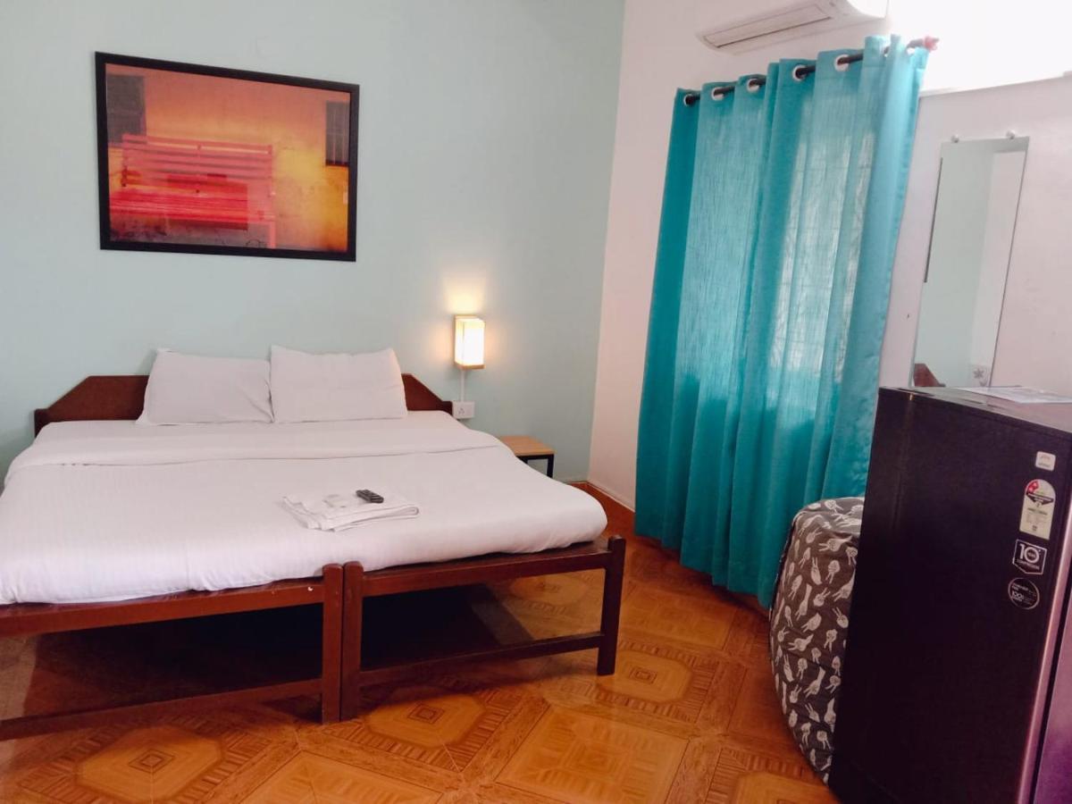 Baga Beach Paradise Hotell Exteriör bild