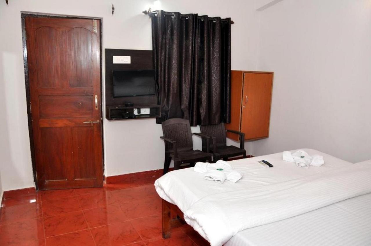 Baga Beach Paradise Hotell Exteriör bild